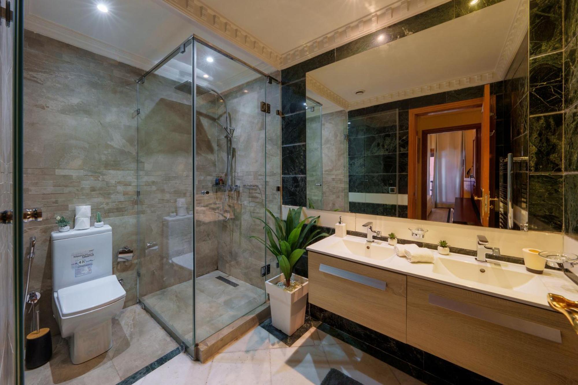 Appartement Haut Standing Gueliz Plaza Avec Vue Marrakesh Exterior photo