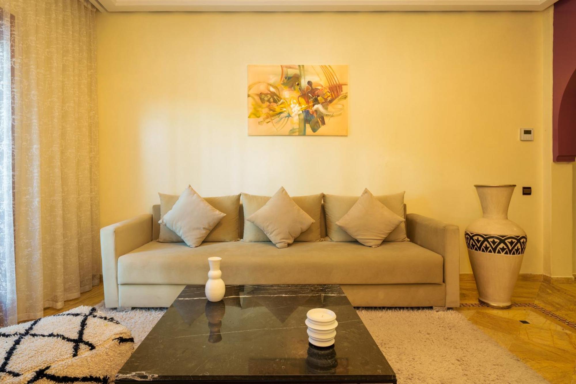 Appartement Haut Standing Gueliz Plaza Avec Vue Marrakesh Exterior photo
