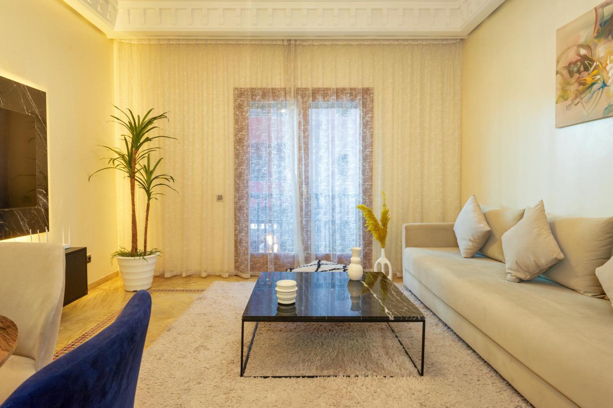 Appartement Haut Standing Gueliz Plaza Avec Vue Marrakesh Exterior photo